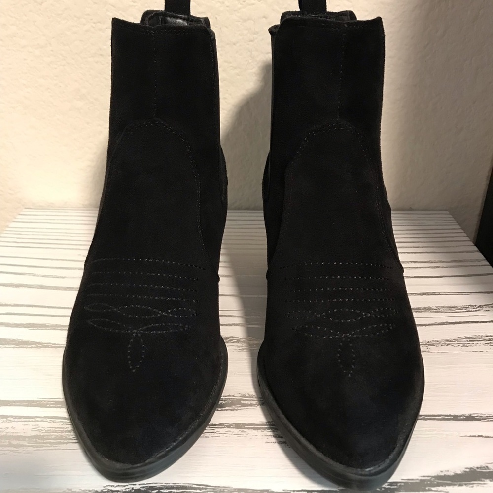 Forever 21 Black Suede Pointed Ankle Booties